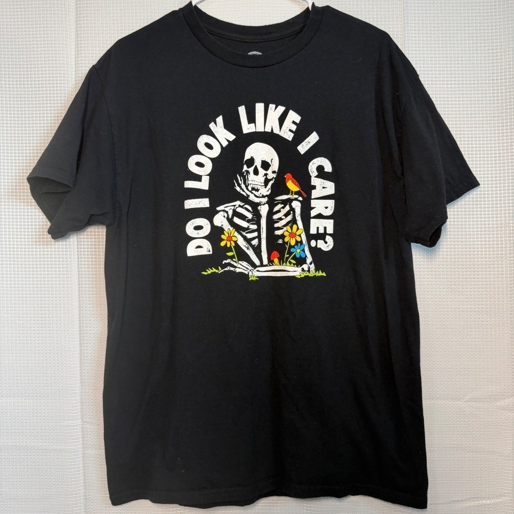 Dom Graphic Graphic T-Shirt Men's L Black Skeleton Do I Look Like I Care Shirt